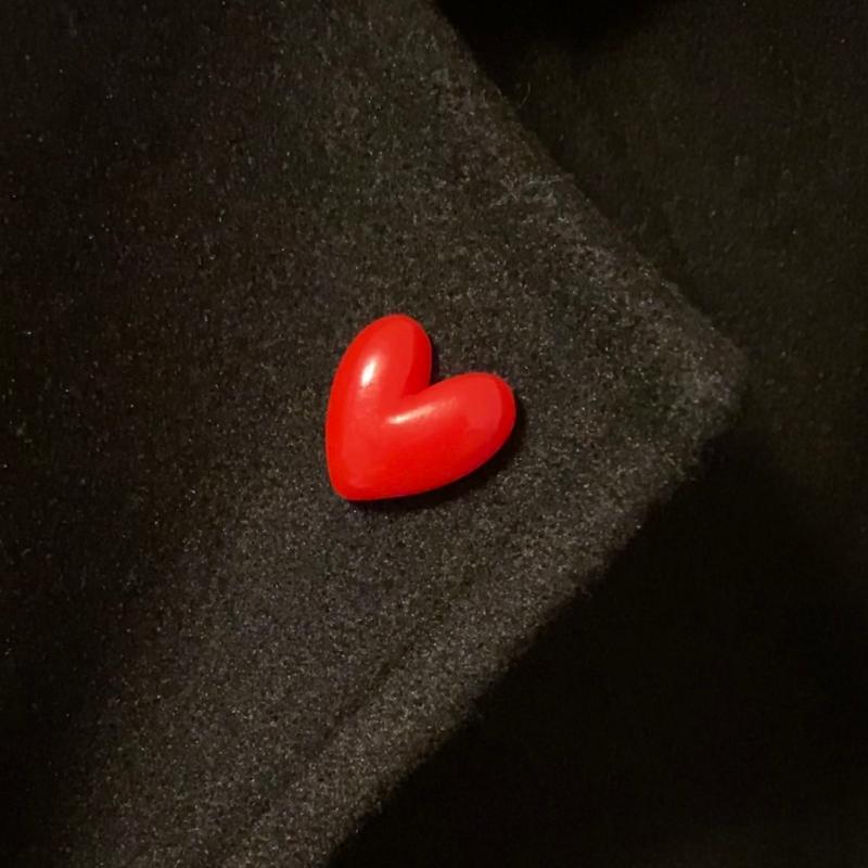 2 шт. Мультяшные Красные Маленькие Сердечки Эмалевые Броши Милые Женские Броши Декор для Джинсовых Курток Лацкан Значок Модные Украшения Подарок