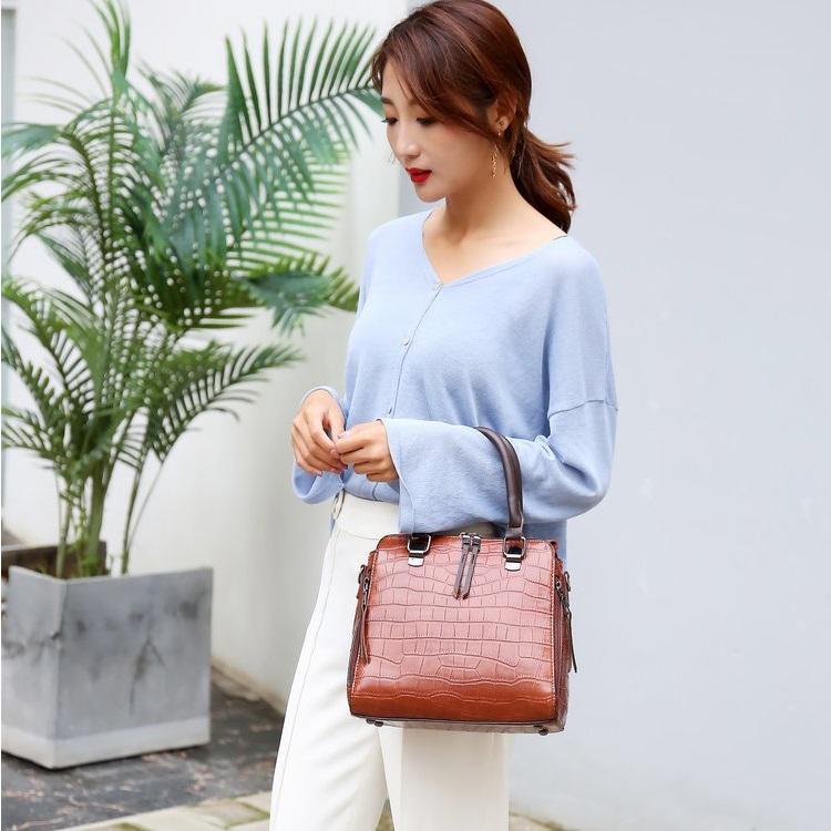 The New Female Bag of The Retro Bag Shoulder Bag