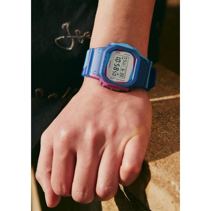 [Casio] Мужские часы G-Shock DWE-5600PR-2JR с набором деталей, разноцветные, Белый/Синий