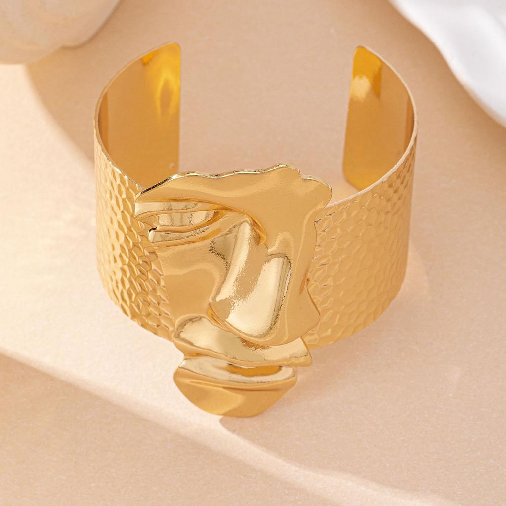 Персонализированный портретный комплект из серег, колец и браслетов