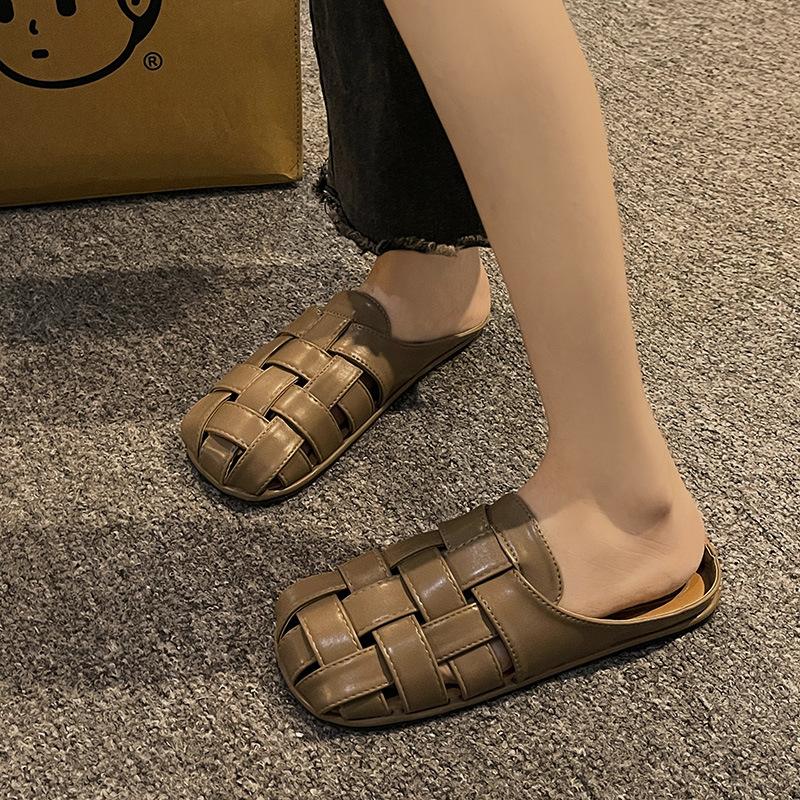 Модные тапочки Baotou Flat Slippers 2024 Летние новые женские туфли однотонные повседневные плетеные мюли тапочки бежевые слипоны пляжные сандалии шлепанцы