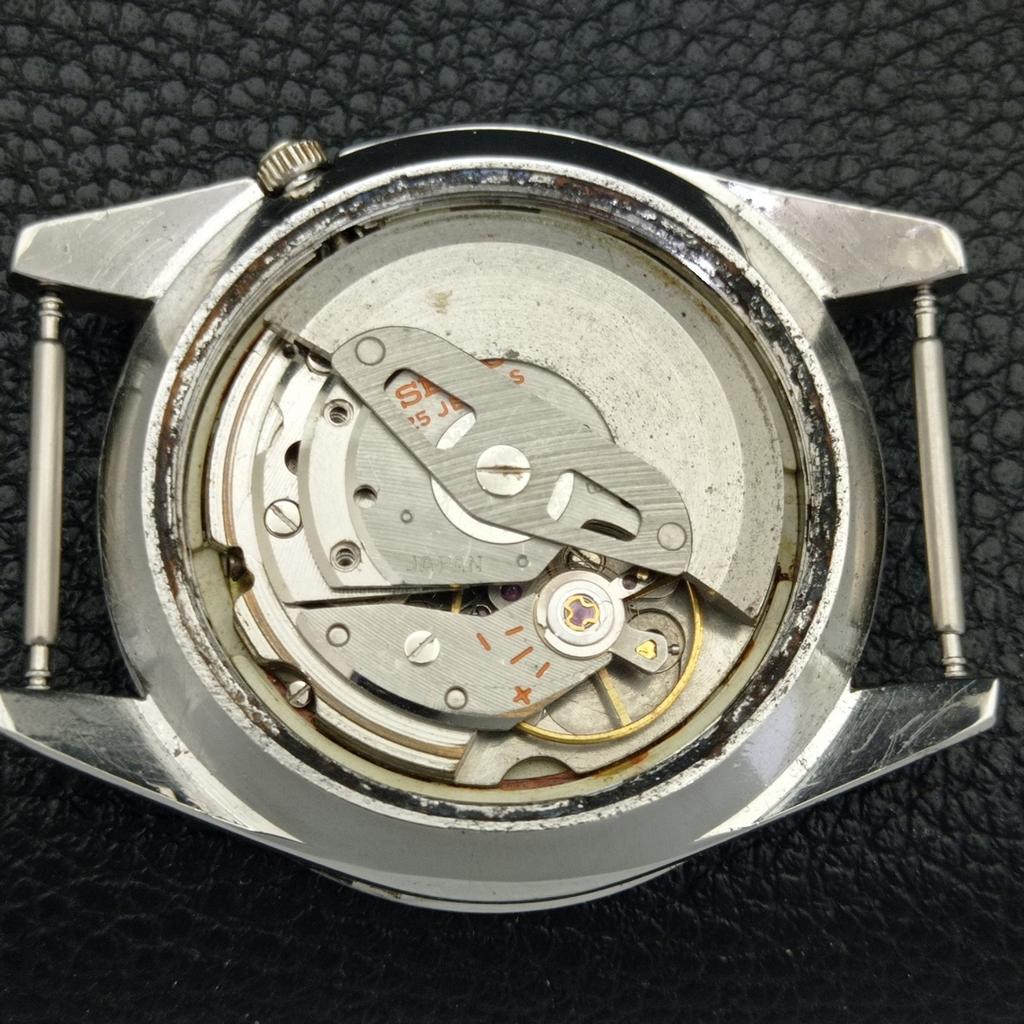 Seiko 5 АВТОМАТИЧЕСКИХ ВИНТАЖНЫХ ЯПОНСКИХ МУЖСКИХ ЧАСОВ 6106B С БЕЛЫМ ЦИФЕРБЛАТОМ АРАБСКИЕ a702453-5