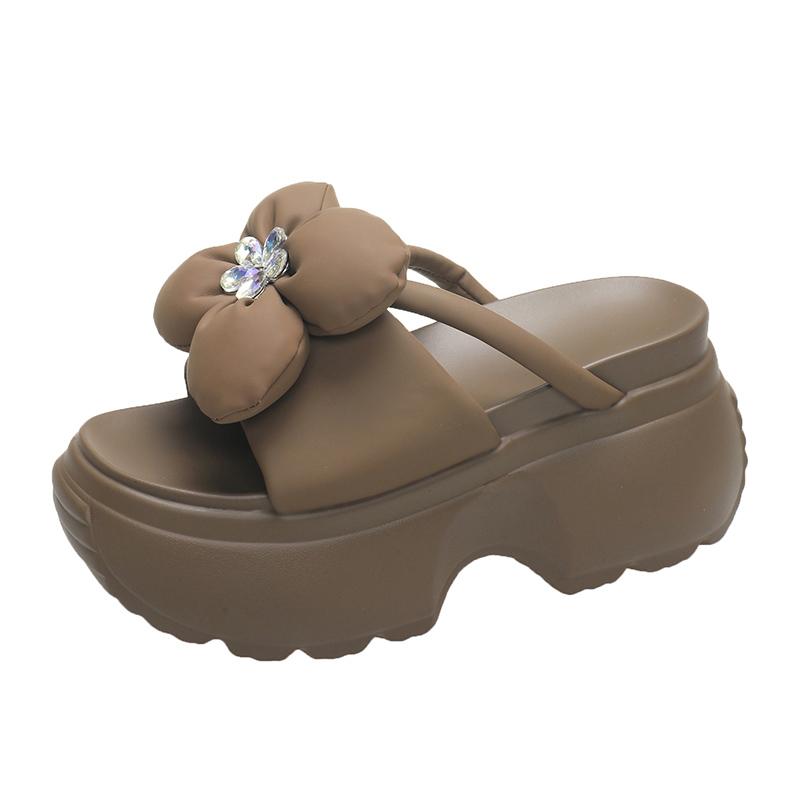 Модные сандалии на толстой подошве для женщин 2024 года, модная летняя новая корейская версия, модные тапочки со стразами и цветком в форме рыбьего рта, по слухам