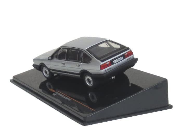 Ixo Model VW Passat B2 85 Silver CLC425N 1/43