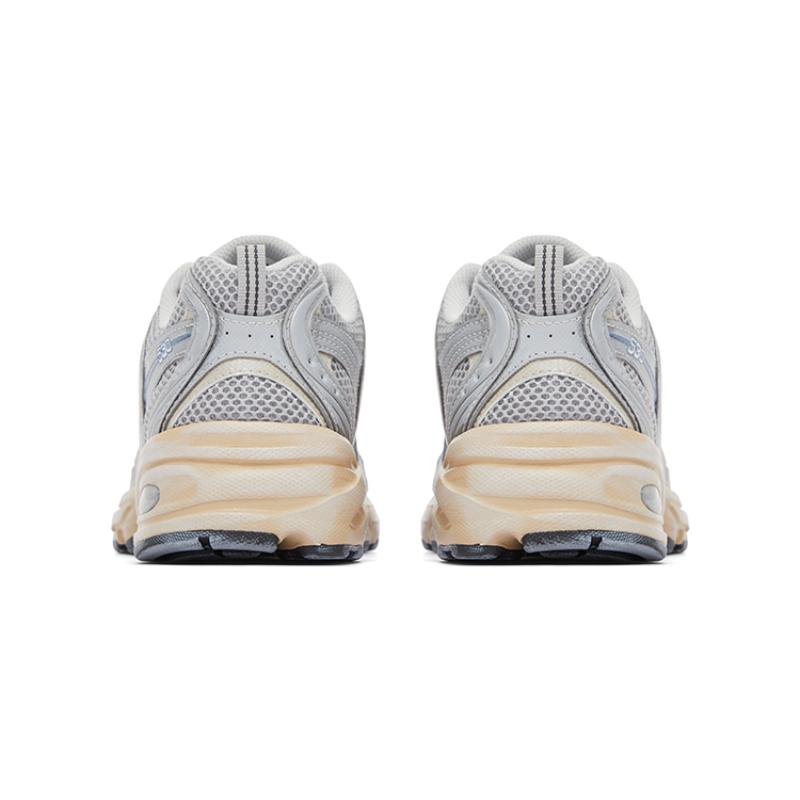 New Balance 530 Кроссовки цвета металлик серебристый винтаж MR530VS