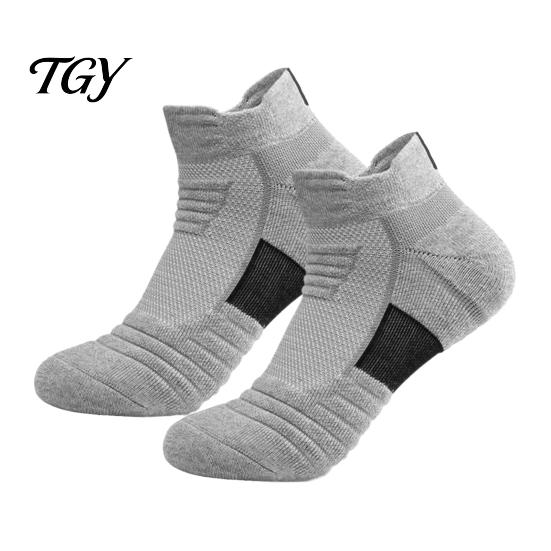 Polyester Workout Socks Men Sports Socks, Athletic Cushioned Crew for Running Basketball Ankle Arch Support And Outdoor Training, Breathable Moisture
