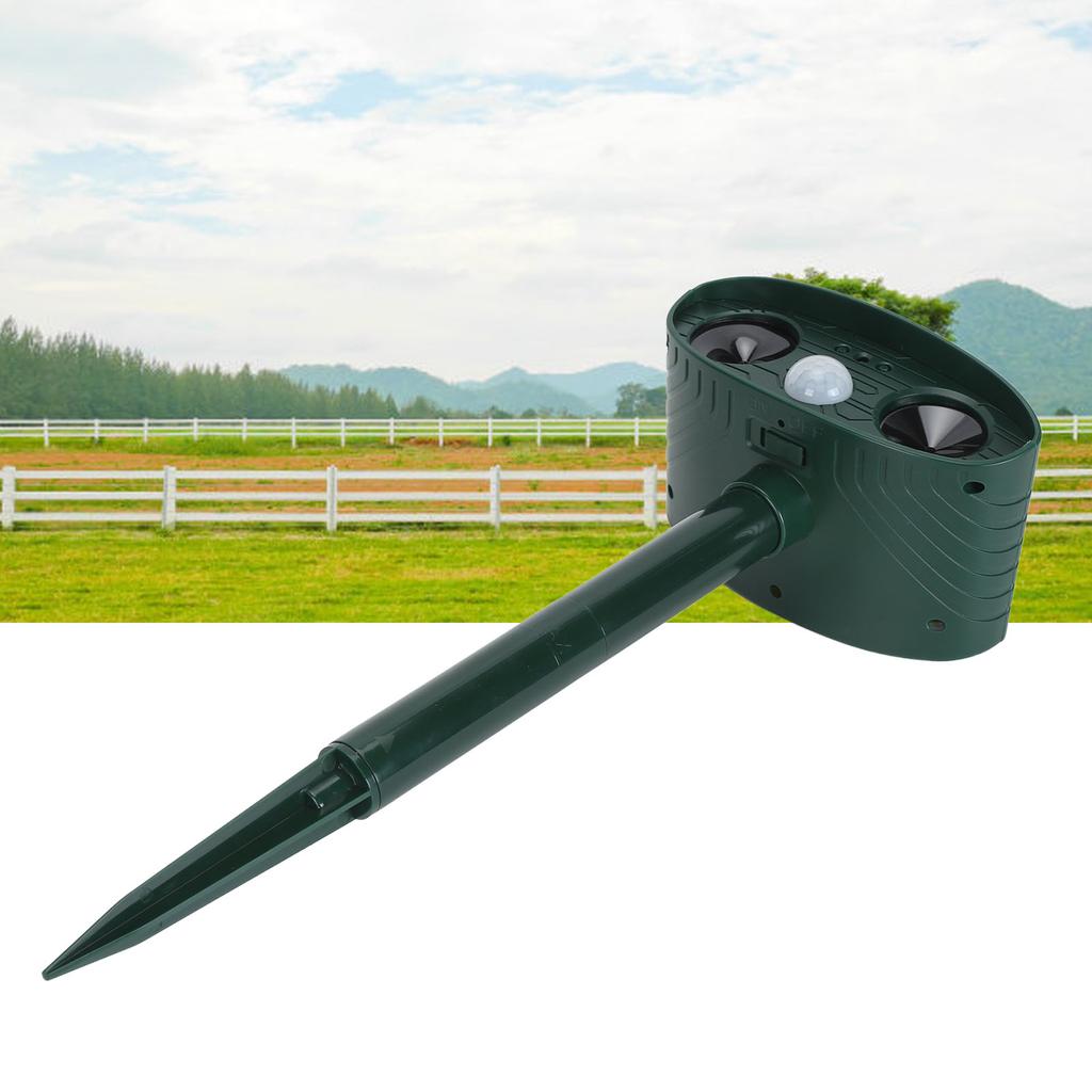 Solar Animal Repellent IPX4 Waterproof Safe Long Range Ultrasound Outdoor Animal Repeller for Cat Dog Mouse