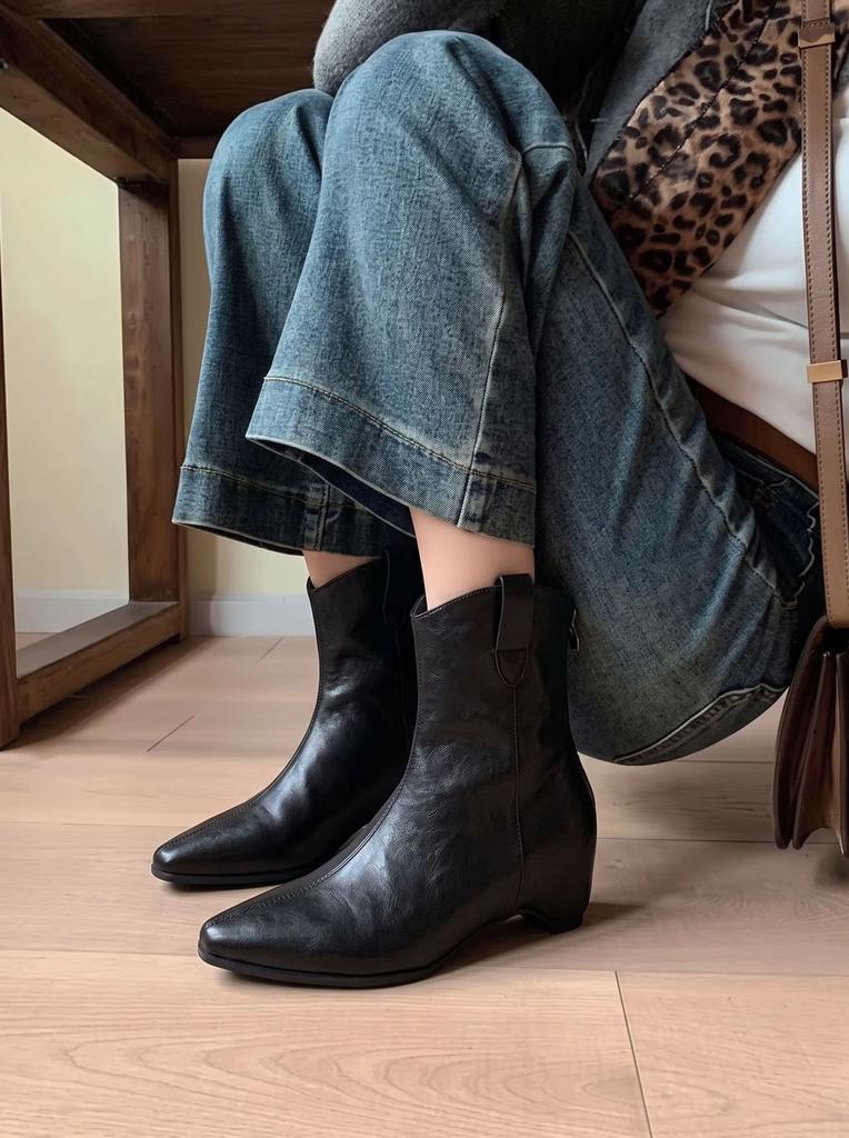 Autumn and winter retro V-mouth small square head short boots women's inner height increase western boots soft leather rear zipper thin women's boots