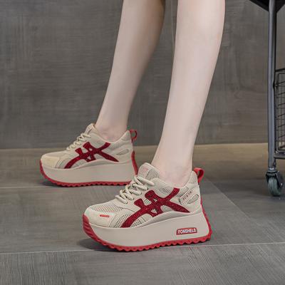 Маленькие кроссовки на толстой подошве 'Форрест Гамп' женские 2025 осень новая легкая роскошь взрыв повседневная мода увеличивающие рост спортивные маленькие белые кроссовки