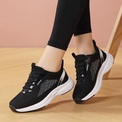 Весна 2025 новая большая размерная спортивная обувь дышащая летучая трикотажная повседневная обувь модная студенческая обувь для путешествий женская обувь