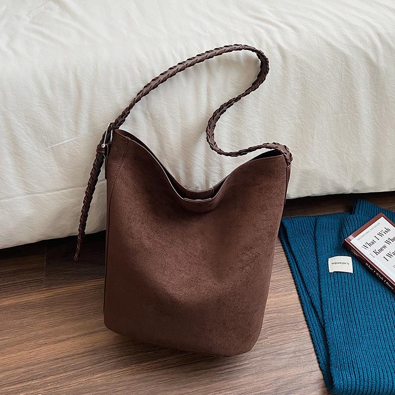 Простая ретро сумка большой вместимости женская 2025 новая универсальная сумка-мессенджер для поездок на работу, модная наплечная сумка-ведро под мышкой