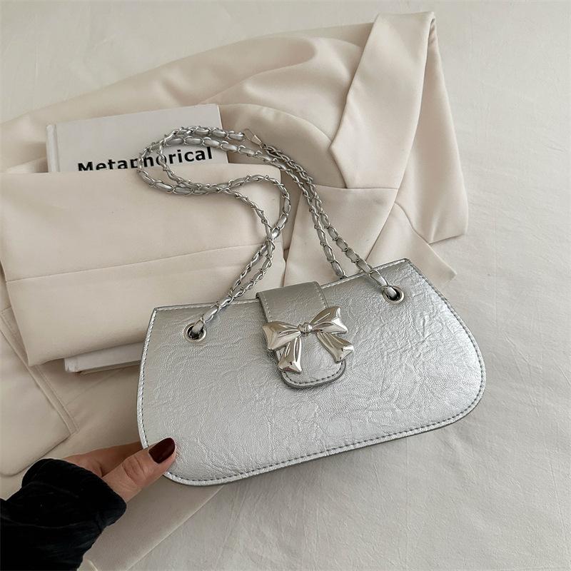 Модная корейская версия однотонная сумка подмышку, сумка-бант в иностранном стиле, женская новая красивая сумка-мессенджер на цепочке 2024