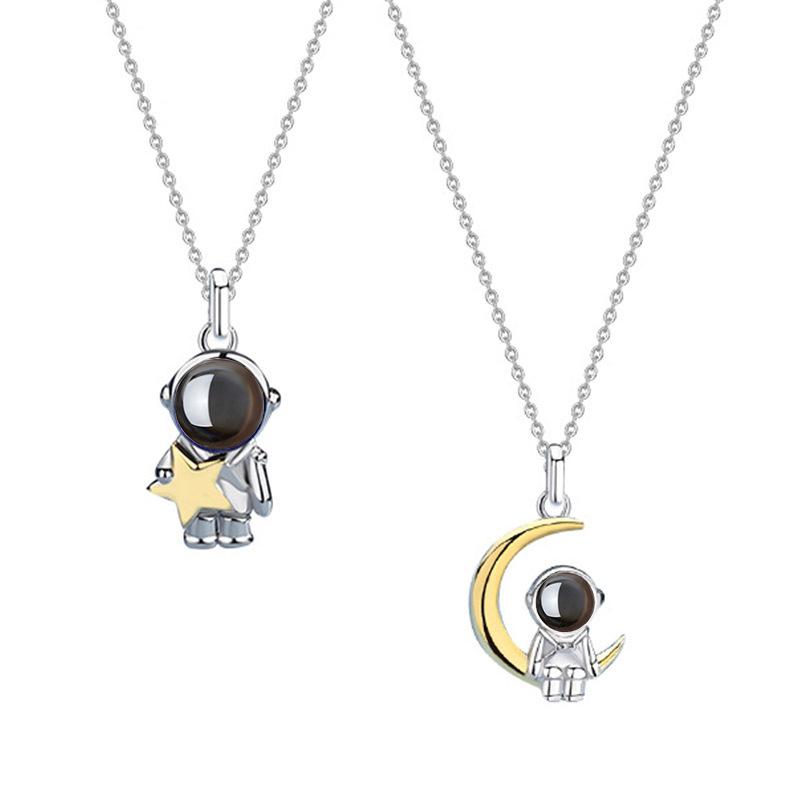 Astronaut Projection Couple Necklace, Male and Female Pair, Astronaut Star Picking and Moon Ranging Pendant, Collar Chain