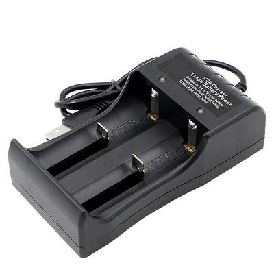 USB-зарядное устройство с двумя слотами для литиевых аккумуляторов