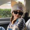 Женская зимняя шапка в корейском стиле с вязаными кошачьими ушками, дизайн в стиле хип-хоп и теплый пуловер с надписью, как у инфлюенсеров.