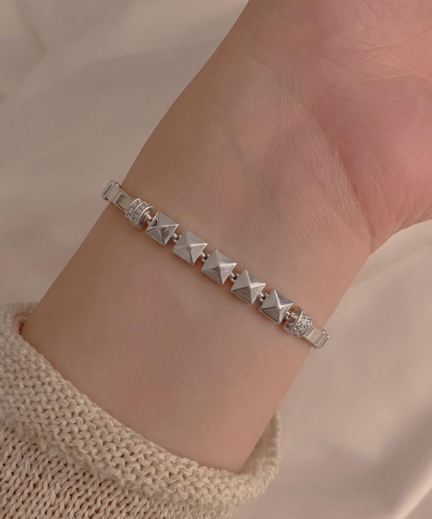 Helene Jewelry Серебряный браслет Квинто Квадратная палочка Линия Серебро