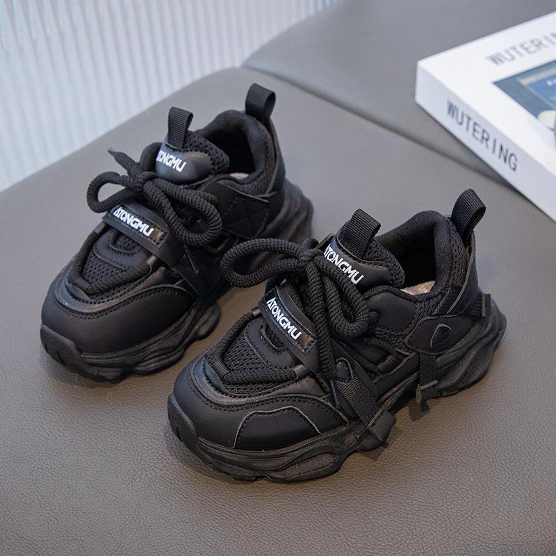 Детские черные кроссовки для мальчиков, новая весенне-осенняя обувь для пап с мягкой подошвой, дышащие и легкие, для детей старшего возраста