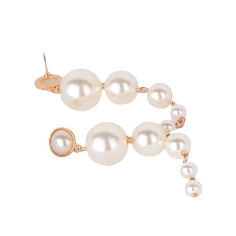 Long Pearl Elegant Earrings With Gradient Design Chic And Stylish Accessories