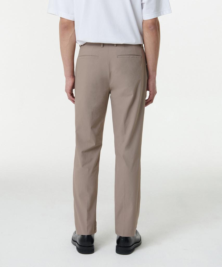 MUSINSA STANDARD Sporty Slim Fit Slacks [Grayish Beige]