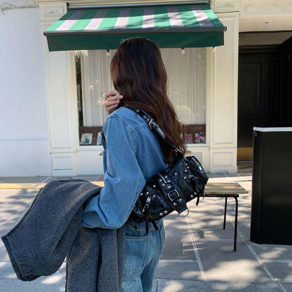 Y2K Retro Rivet Shoulder Bag Oil Wax Leather Locomotive Pack Portable Crossbody Bags Girls