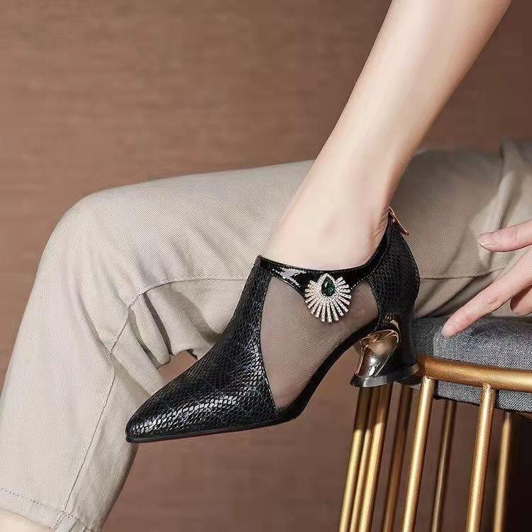 Fashionable Versatile Mesh Hollow Sandals for Women's New Breathable Pointed Thick Heel Middle Heel Shoes