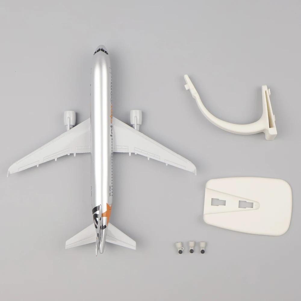 1/400 A320 Jetstar Airlines Model Planes 20CM Alloy Metal Airplanes Ornament Replica Aircraft Model with Stand
