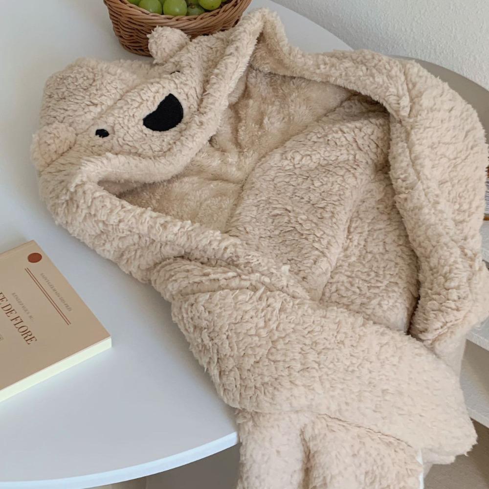Winter Kawaii Bear Hooded Blanket Fleece Material Soft Blanket Shawl Throw Blanket Keep Warm Hooded Cloak Office Use