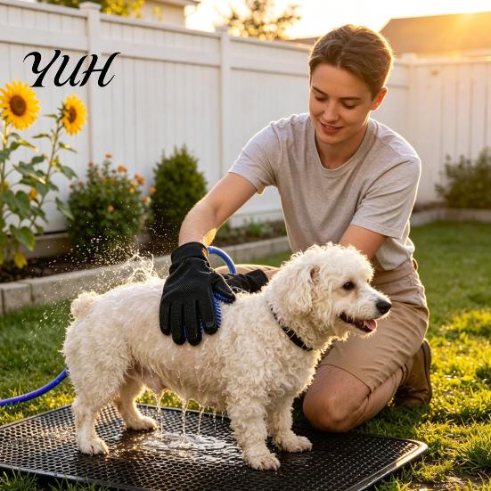 Professional Dog Bathing Mitts Pet Glove And Sprayer, Connect Garden Hose Design, TPR Five-finger Massage Gloves for Cats Grooming Brush, Dogs Washing