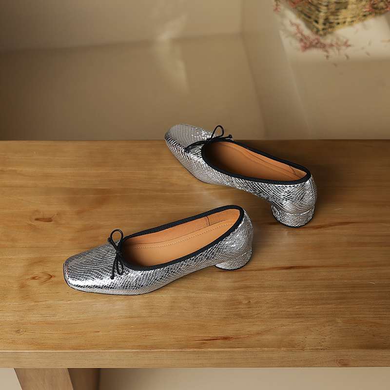 Krazing Pot Овечья кожа Лето Весна Осень Средний каблук Slip on Женские бабочка-узлом Европейский дизайн квадратный носок туфли-лодочки с неглубокой подошвой