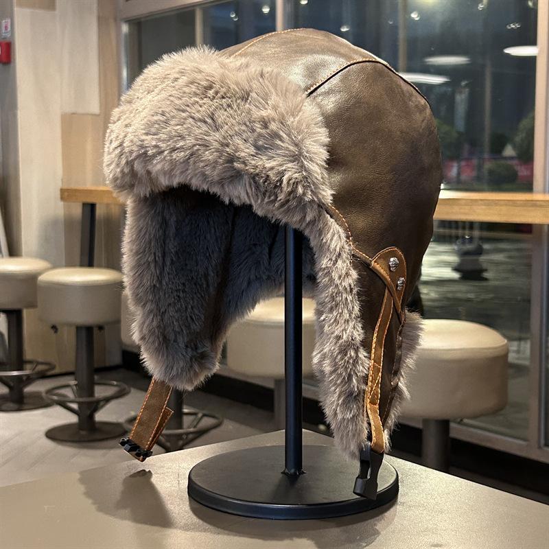Кожаная Ретро Шапка Лей Фэна для Мужчин и Женщин Зимой Плюс Бархатная Утепленная Теплая Защита Ушей Северо-Восточная Уличная Велосипедная Холодная Снежная Шапка