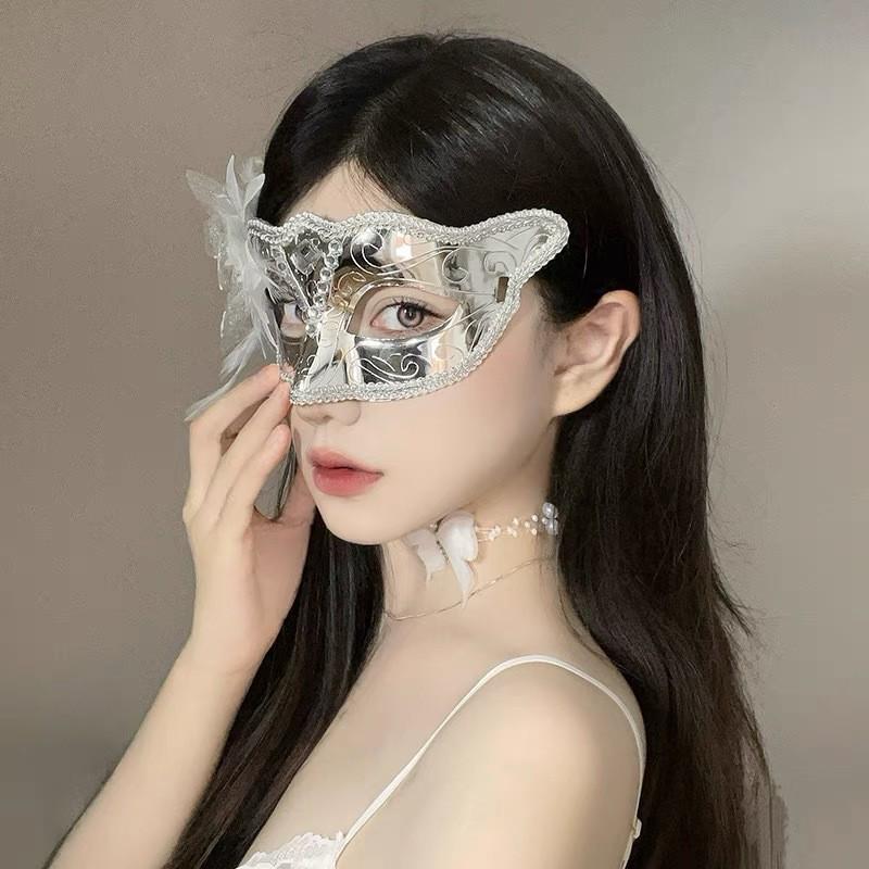 Сексуальная кружевная полумаска с перьями - аксессуар для макияжа на Хэллоуин и маскарада