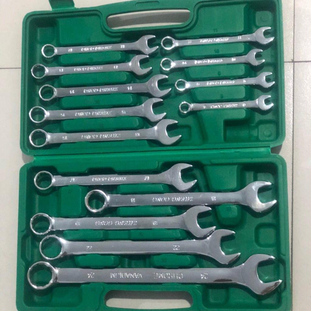 Набор из 14 рожковых/накидных ключей с подвесной сумкой для механиков