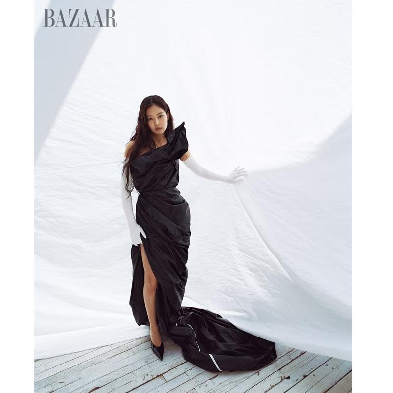 [ПРЕДЗАКАЗ] ДЖЕННИ (BLACKPINK) - Harper's Bazaar USA, выпуск за октябрь 2024 г.