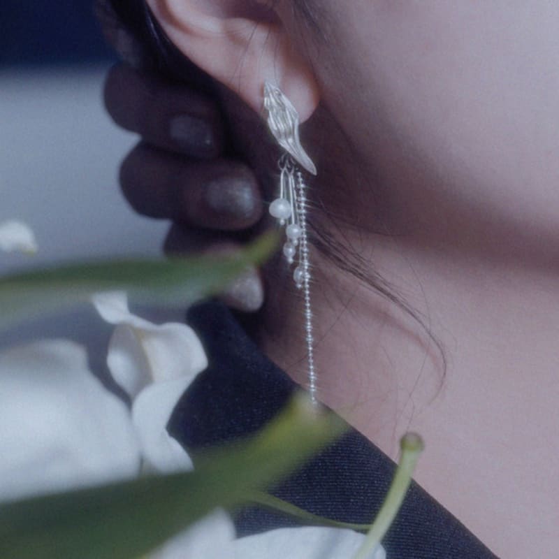 Tomorrowobject 23FW. лилия бриз. серьга 03. 2 тип
