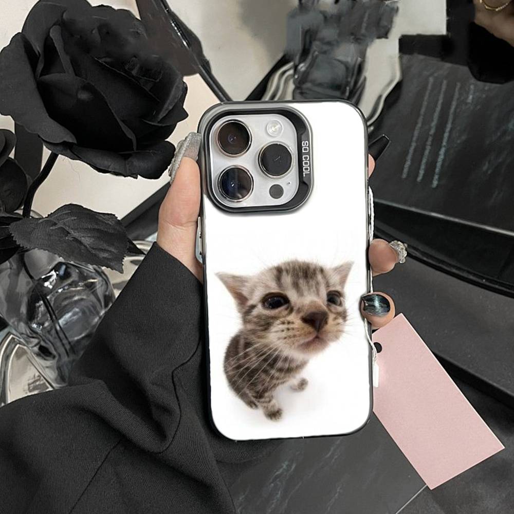 Глупая КОШКА с большими глазами Забавная чехол-накладка для iPhone17, 16,15,14,13,12 Pro Max Черный Конфетный Матовый Ударопрочный чехол