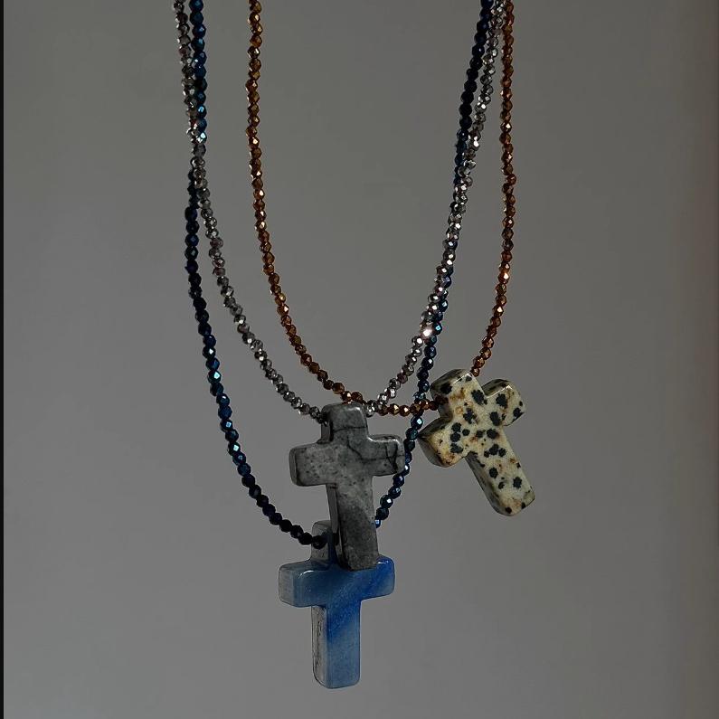 Ожерелье ручной работы из необработанных камней, ожерелье из натурального камня с крестом