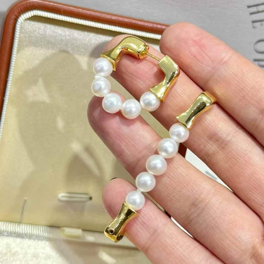 Internet Celebrity Favorite Goddess Style Horseshoe Ear Buckle Pearl Earrings 5-6mm Strong Light White Popular Potatoespear