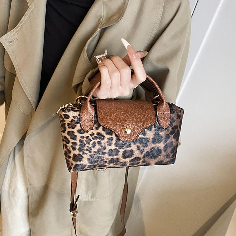 Trendy Plush Leopard Print Handbag For Women Stylish Mini Square Bag With Cozy Design