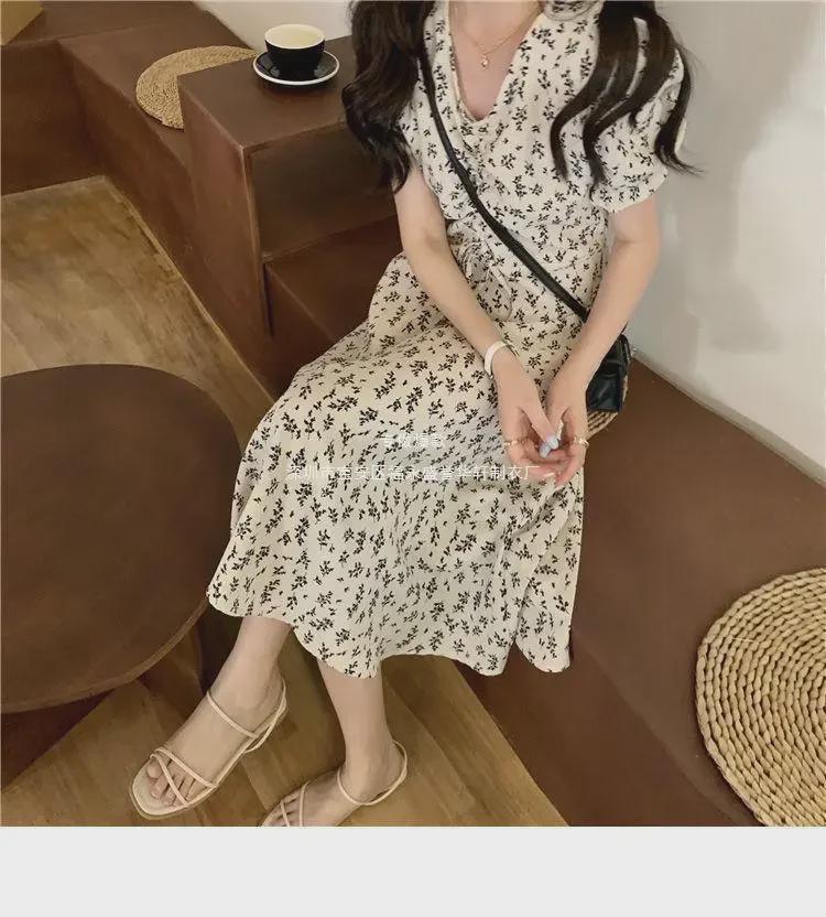 Лето 2024 г. Цветочное платье во французском стиле с короткими рукавами