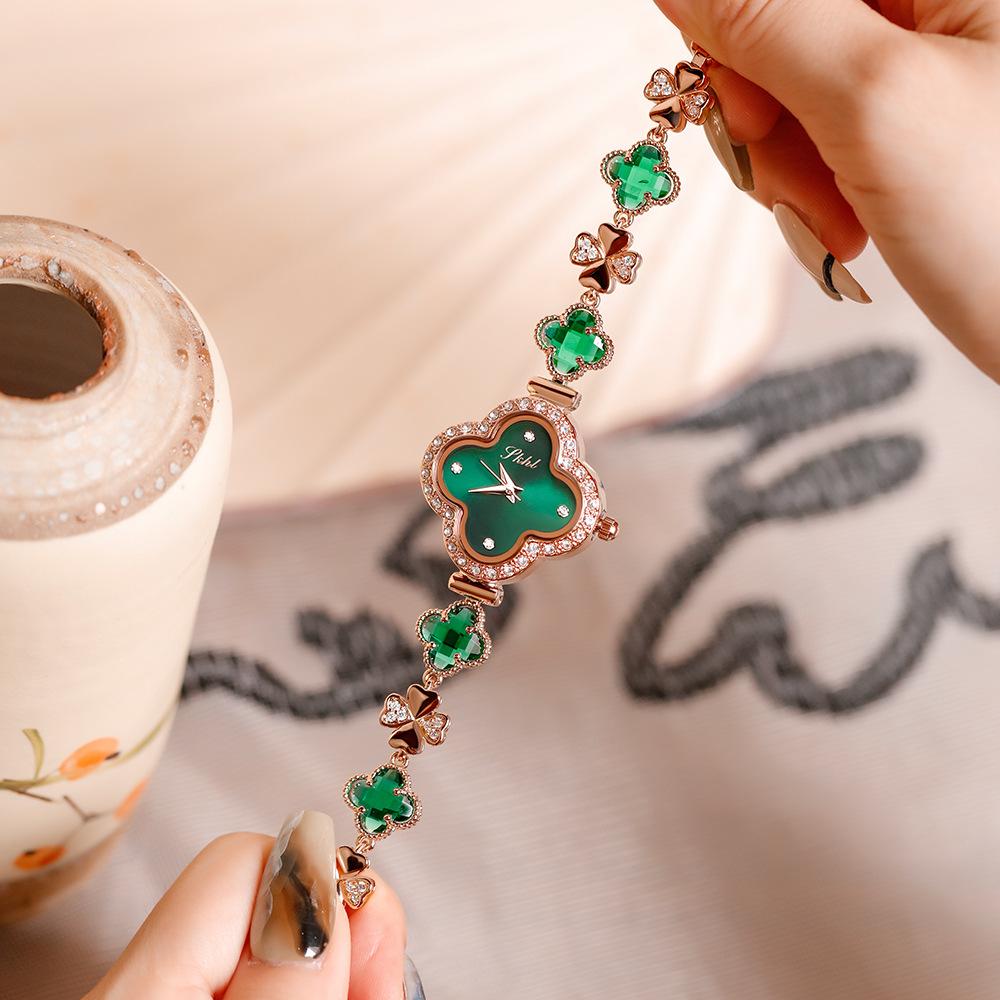 Новые кварцевые часы с браслетом из четырехлистного клевера и стразами Chalcedony Temperament Compact Lady Fashion Watch