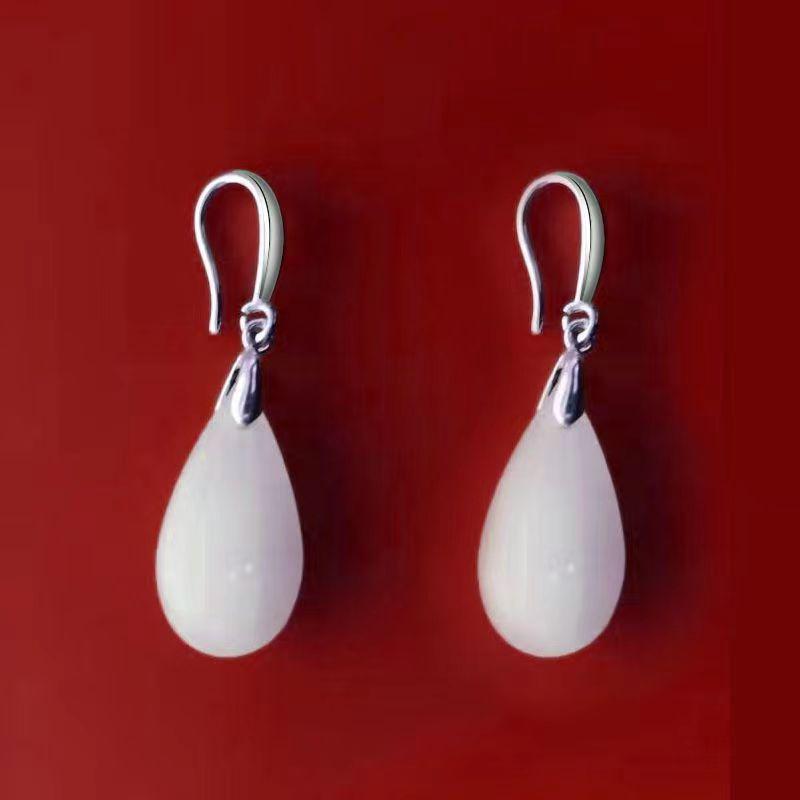 Серьги-капли из нефрита — стильные, гипоаллергенные, в китайском стиле