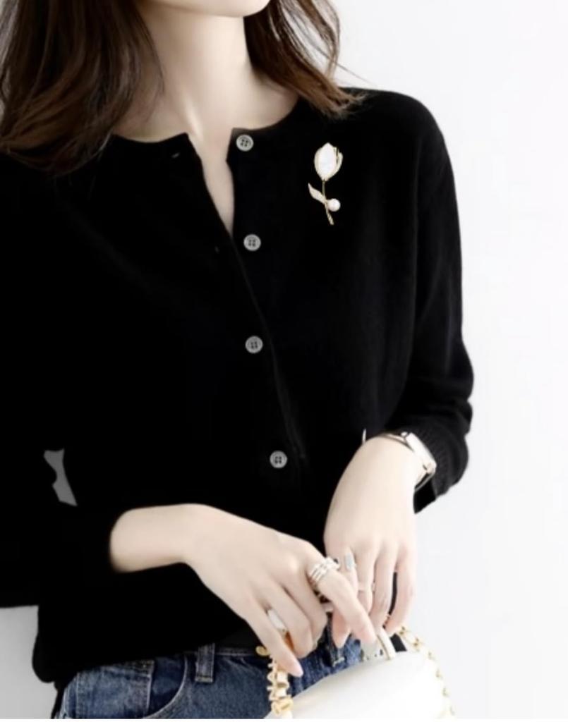 Брошь-тюльпан из пресноводного жемчуга, корсаж из натуральной морской ракушки и циркона. Подарок для женщины на вход. В комплекте с подарочным футляром. Церемонии, выпускные,