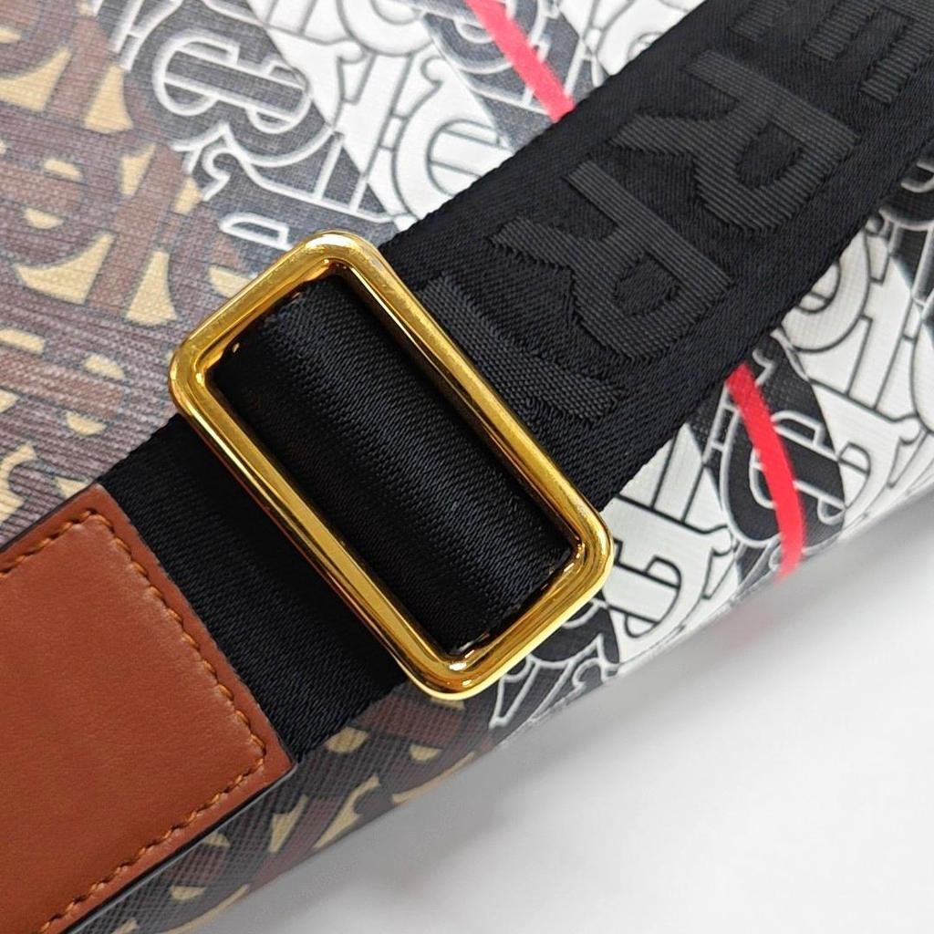 [Pre-Owned] Note Series Messenger Bag Exclusive Logo Stripe Eco-Friendly Canvas Adjustable Shoulder Strap Crossbody Bag - Very Good #9KS8BL
