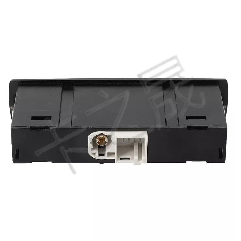 USB-разъем для Mercedes-Benz A-Class, CLA-Class, CLS-Class (1728202100, 1728202200)