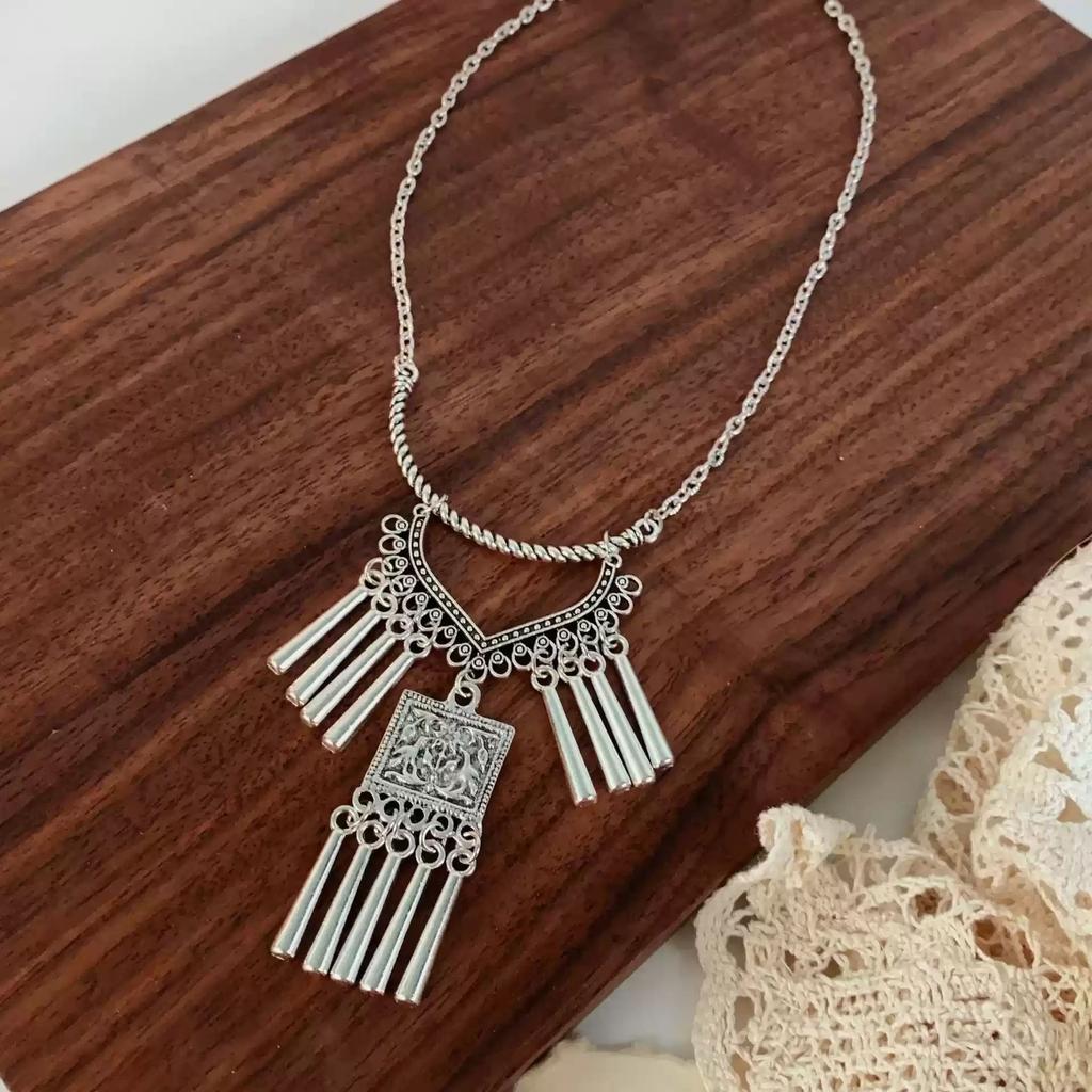 Plain Silver Antique Irregular Geometric Fringed Necklace Light Luxury Niche Ethnic Style Collarbone Chain Fashion Personalized Necklace Women
