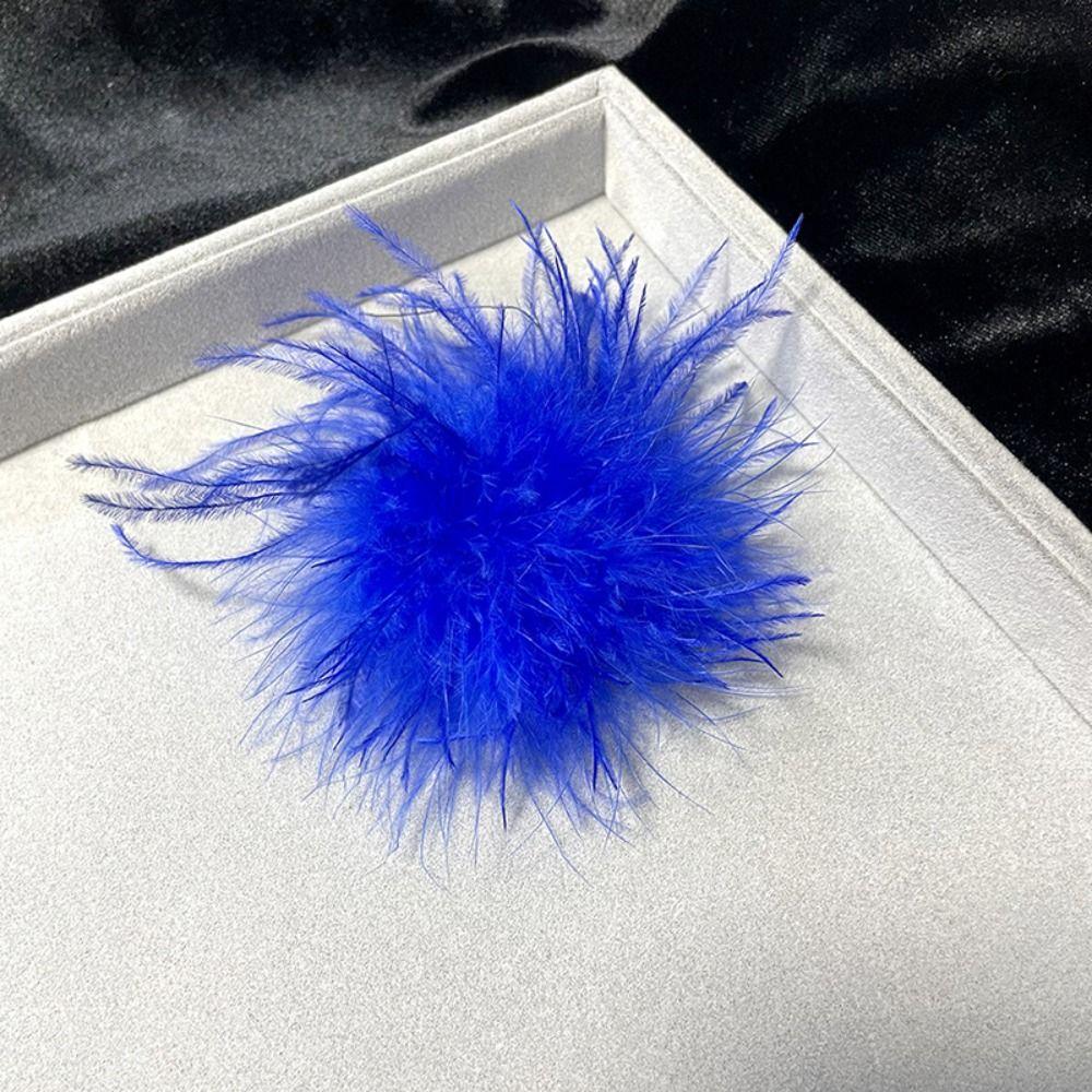 Lightweight Ostrich Feather Brooch Anti-slip Sweater Coat Pin 2024 Dress Suit Corsage  for Women