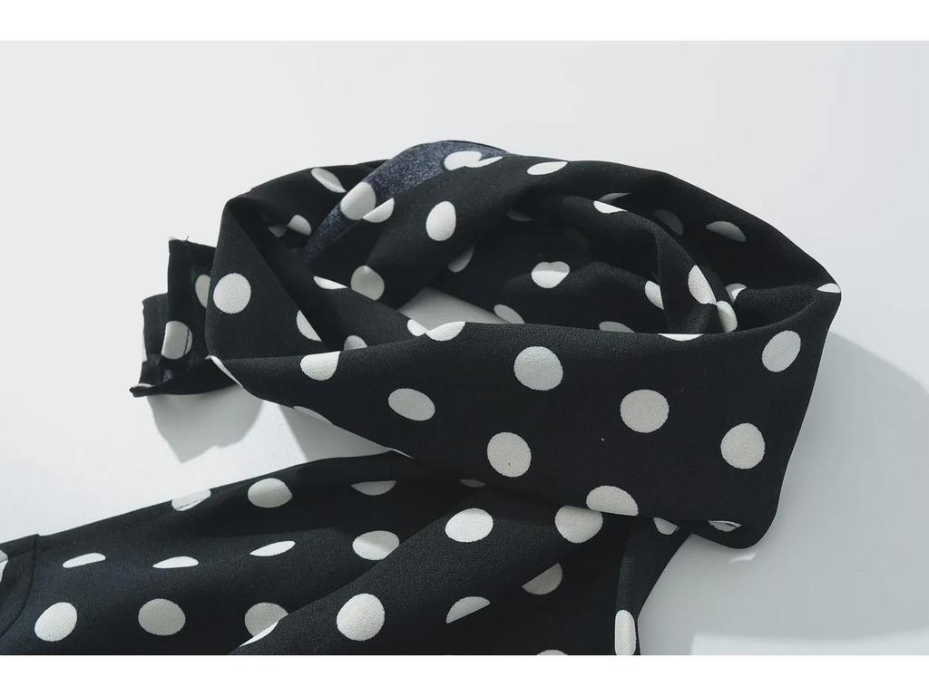 Топ-халтер в стиле ретро в горошек 2025 года + мини-юбка А-силуэта со шнуровкой и заниженной талией