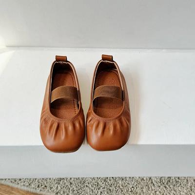 2024 Детские кожаные туфли для девочек, осень, новая мода и удобная мягкая подошва, повседневные универсальные туфли в корейском стиле