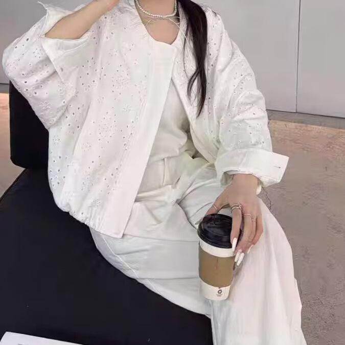 Women's Korean-Style Hollow Embroidery Spring Jacket 2025: High-End, Versatile, Slimming, Loose-Fit, Fashionable Top.