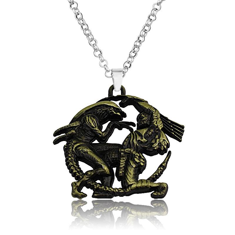Horror Movie Alien Figure Mask Keychain Predator Head Pendant Keychain Men Jewelry Collier